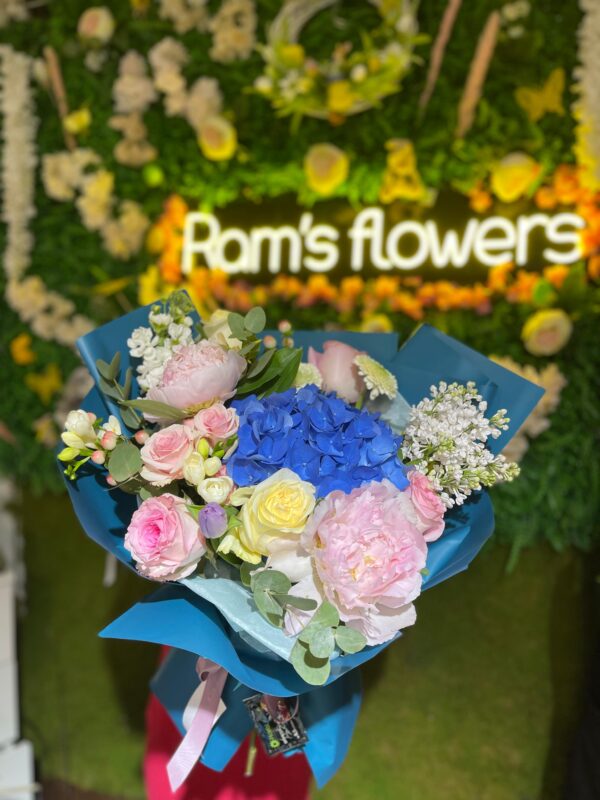 Buchet parfumat cu hortensie albastra