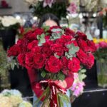 Buchet 35 trandafiri roșii cu fundiță 70 cm